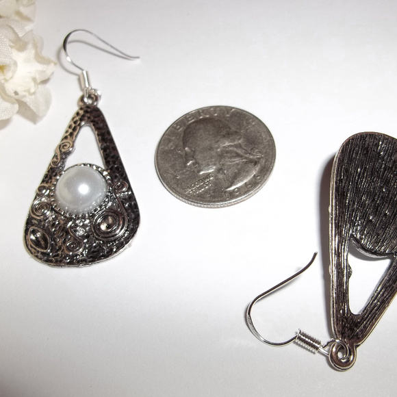 Dark Silver & White Pearl Statement Earrings Dangle Drop Costume Jewelry 1910 - Picture 6 of 8